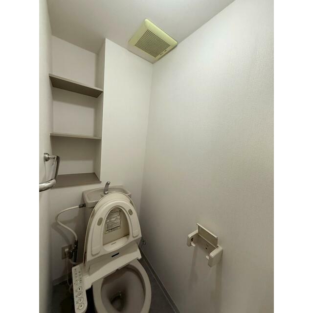 西武新宿線 武蔵関駅 徒歩10分 8階建 築30年のトイレ写真