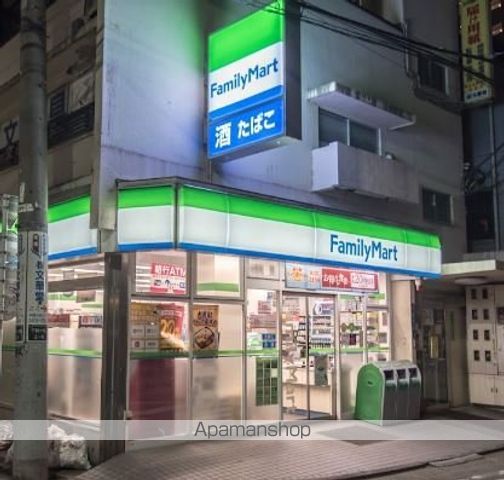 コンビニ　ファミリーマート千駄ヶ谷二丁目店（コンビニ）まで391m