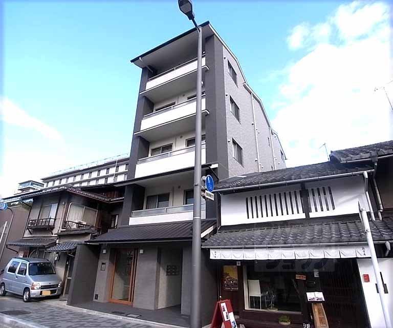 ジュネス二条城の外観写真