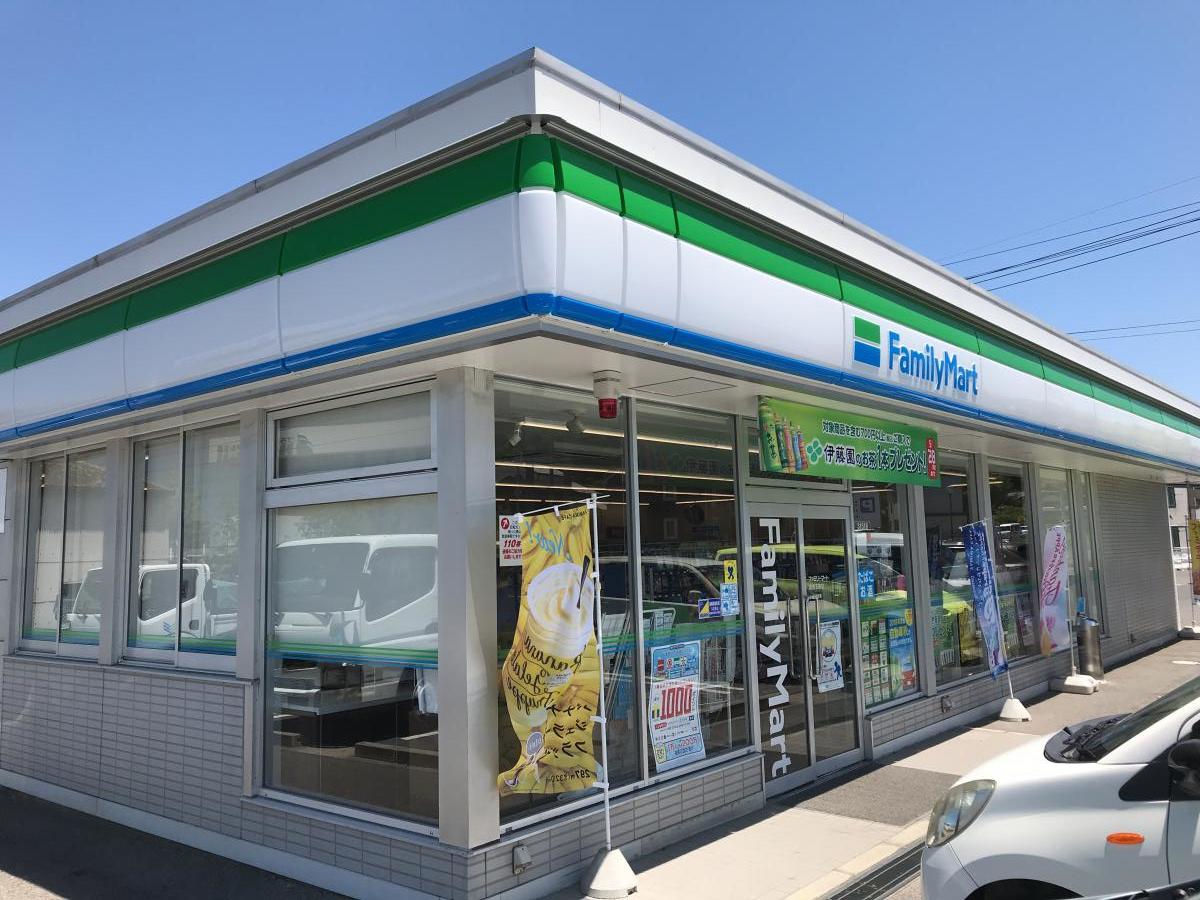 コンビニ　ファミリーマート倉敷玉島店（コンビニ）まで880m