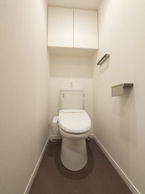 トイレ　※同タイプ参考写真です（カラータイプが異なる場合がございます