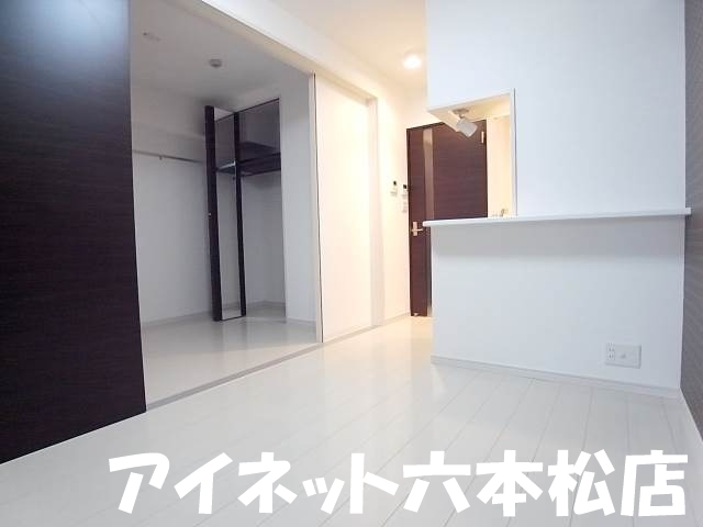 居室・リビング　家具の配置がしやすいお部屋です