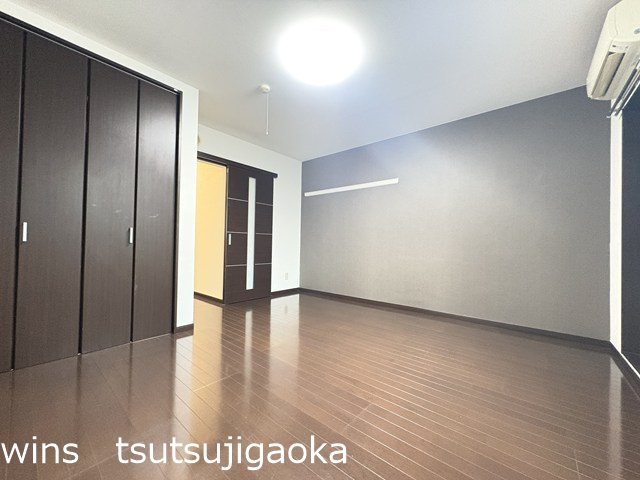 京王線 千歳烏山駅 徒歩8分 2階建 築17年の居間写真