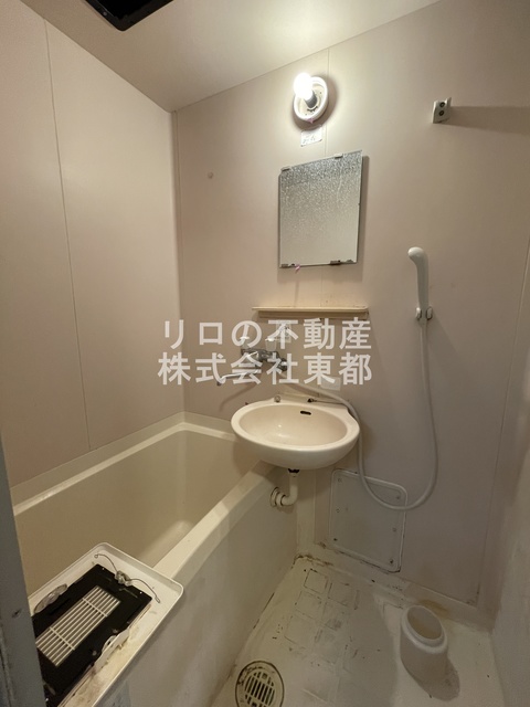 バス・シャワールーム　洗面ボールと一体型のバスルームです♪