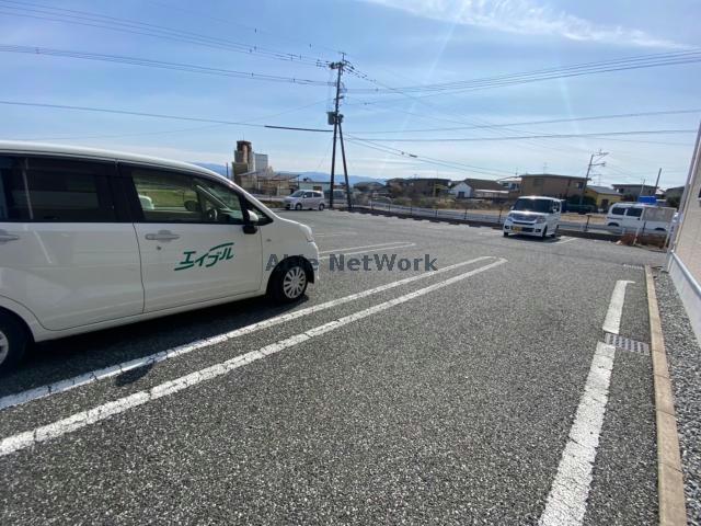 【宇城市小川町北新田のアパートの駐車場】