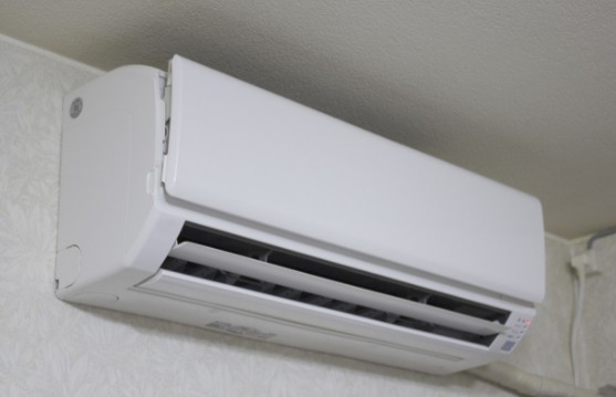 その他　エアコン付き