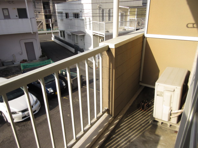 バルコニー　南向きバルコニー、障害物もなく日当たり良好です。