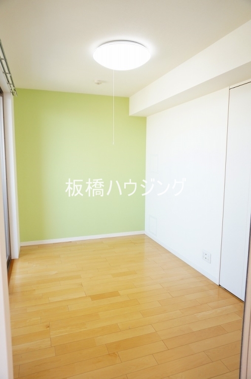 その他部屋・スペース　洋室はアクセントクロス