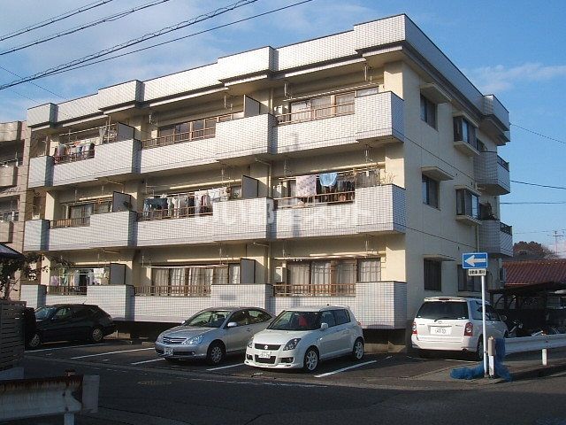 名古屋市守山区大永寺町のマンションの建物外観