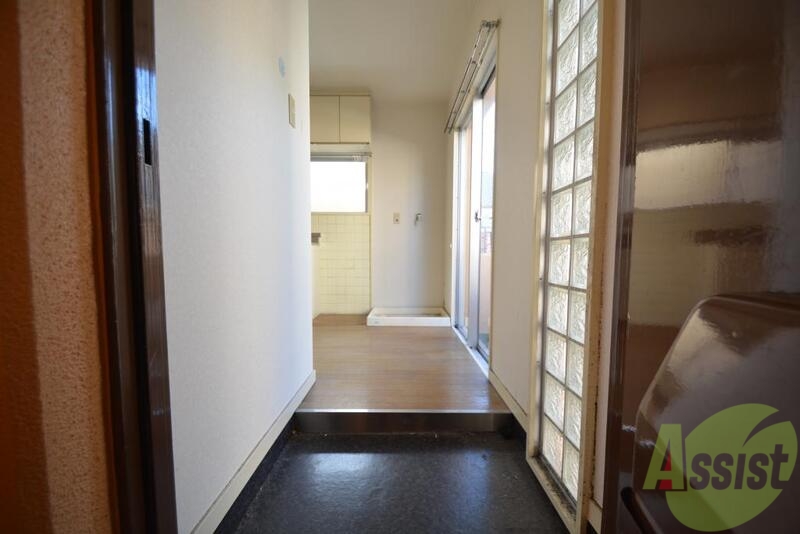 玄関　奥行きのある玄関です。