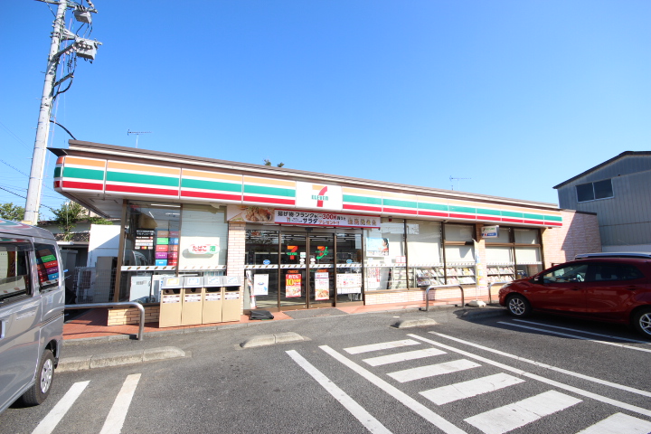 コンビニ　セブンイレブン下館駅南口店（コンビニ）まで186m