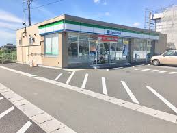 コンビニ　ファミリーマート一宮ゆぎおろし店（コンビニ）まで588m