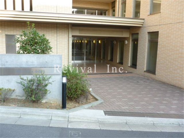 エントランス　雰囲気の良いエントランスファサード