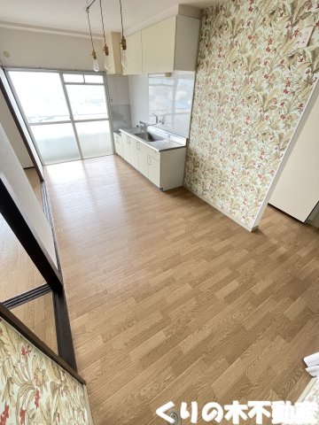 居室・リビング　こちらの居間で趣味の時間をお楽しみください