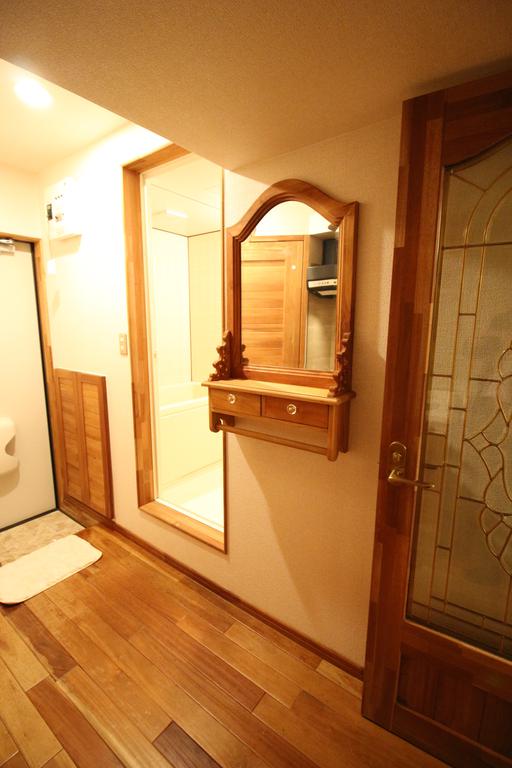 玄関　玄関ホール・下駄箱・鏡