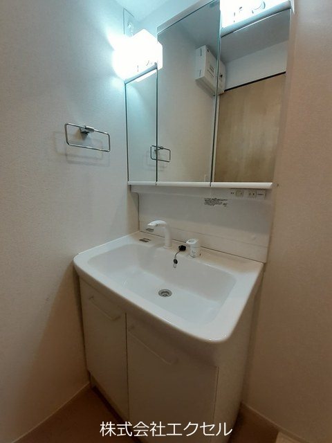 洗面設備　洗髪洗面台です。