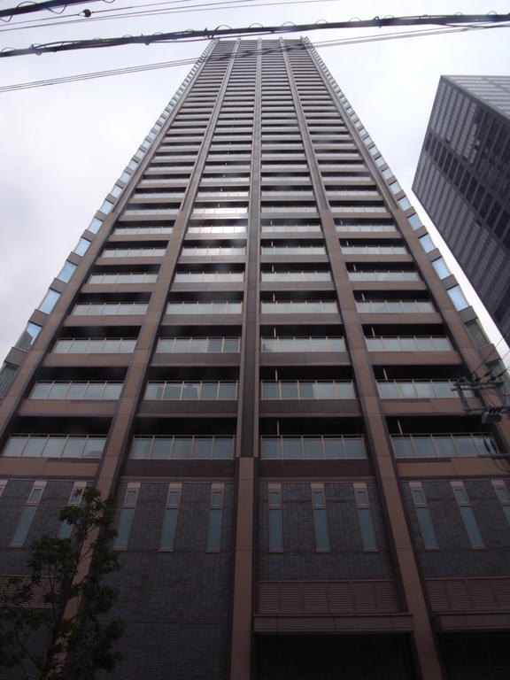 大阪市中央区北浜東のマンションの建物外観