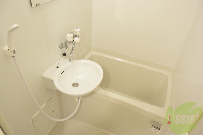 バス・シャワールーム　一日の疲れを癒せます！！