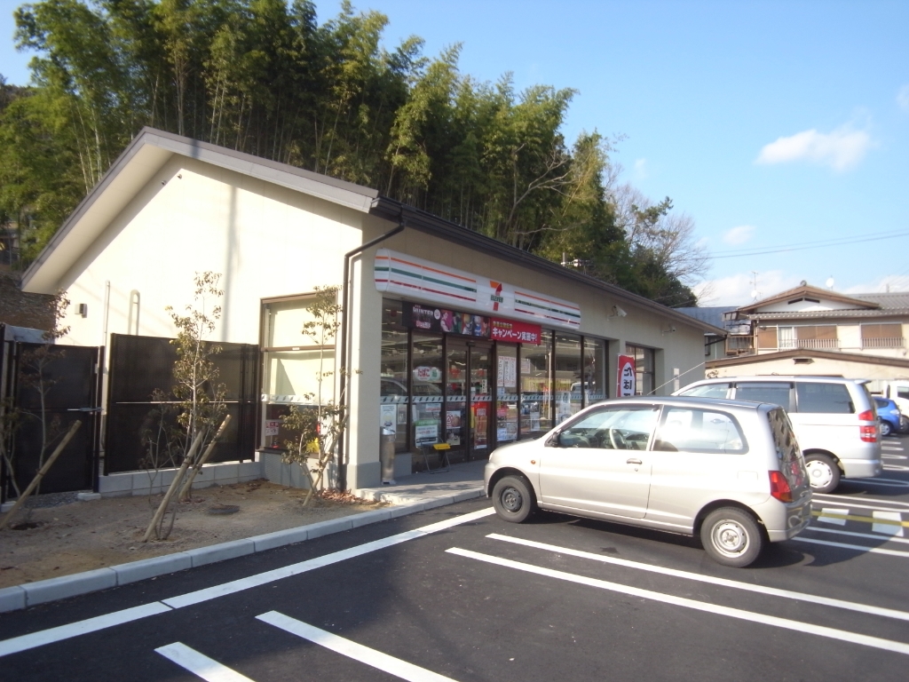 【TOST栄洛館のコンビニ】