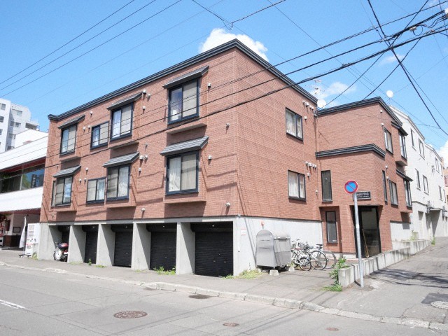 北海道札幌市中央区南五条西１３（アパート）の賃貸物件の外観