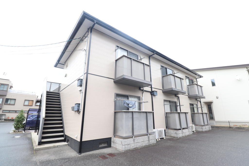 建物外観　バイパス近くの1Kです！