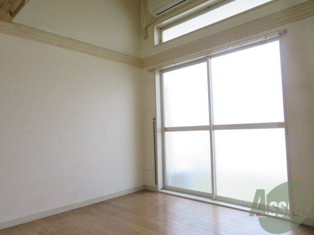 居室・リビング　６．６帖の洋室になります。陽当たり陽光で良いですね。