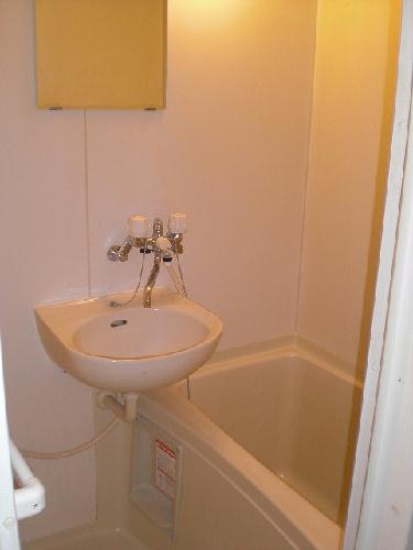 バス・シャワールーム　バス・トイレ独立タイプ