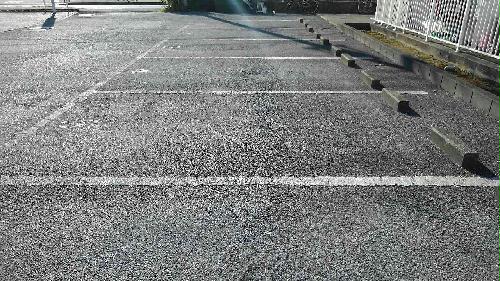 駐車場　敷地内駐車場あり