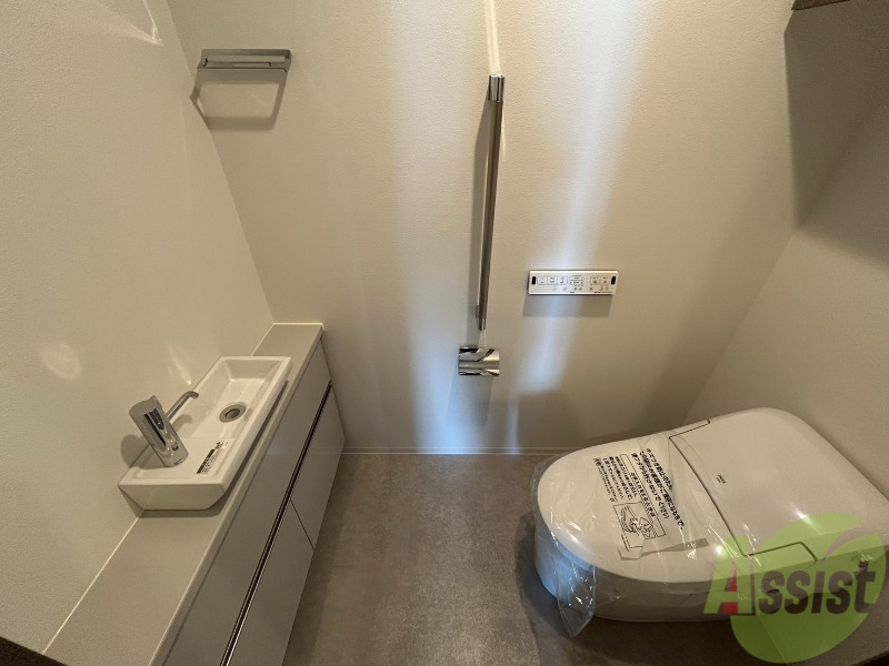 トイレ　シャワートイレになっているので快適です！