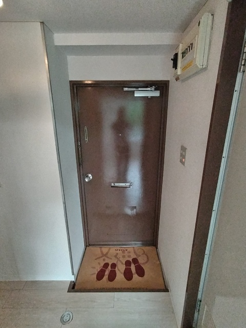 玄関　玄関※同タイプ参考写真