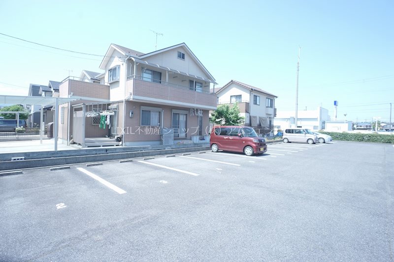 【守山市水保町のアパートの駐車場】