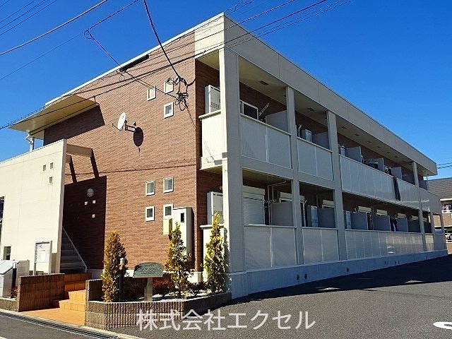 建物外観　小作駅徒歩８分で交通便利なお部屋です。