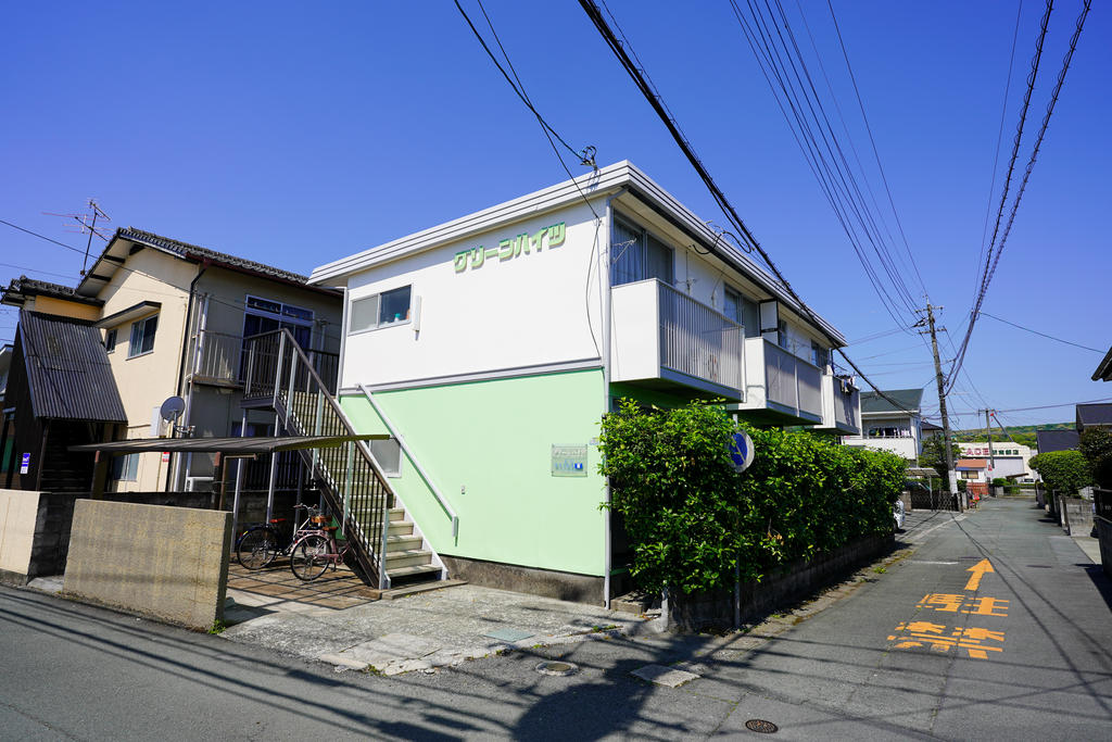 建物外観　2021年に外壁屋根塗装工事済！敷地内軽自動車1台契約可能！