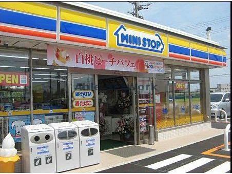 コンビニ　ミニストップ本野町店（コンビニ）まで453m