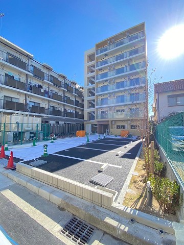 西宮市甲子園口のマンションの建物外観