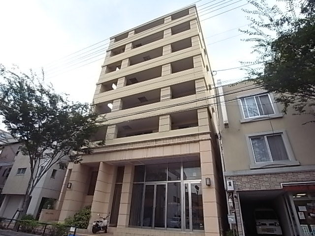 【芦屋市大桝町のマンションの建物外観】