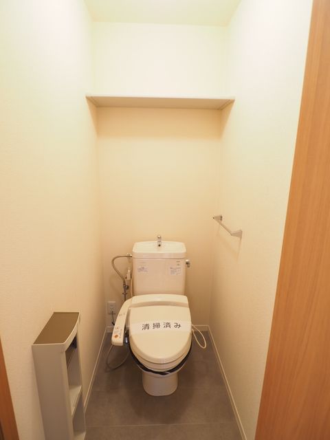 トイレ　温水洗浄暖房便座※写真はイメージです。内装色等異なります。