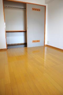 居室・リビング　室内