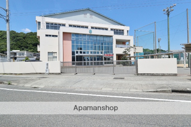 中学校　津田中学校（中学校）まで668m