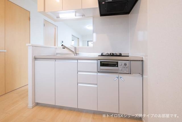 キッチン　※反転タイプのお部屋の写真です