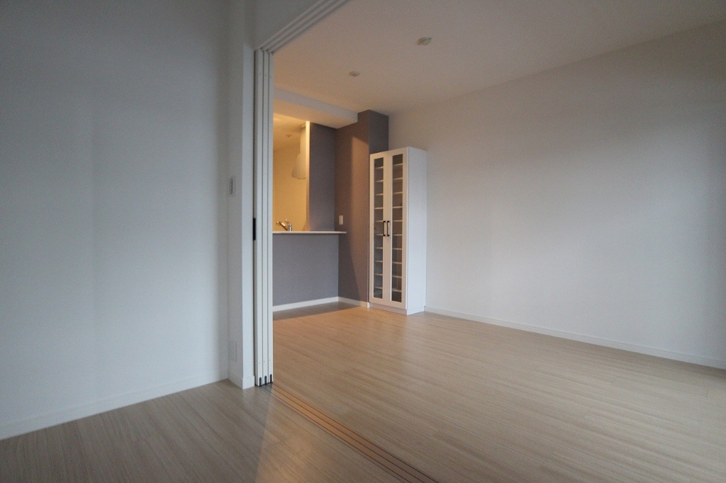 その他部屋・スペース　ベッドルームを開放すれば広々とした１ルームにもなりますよ。