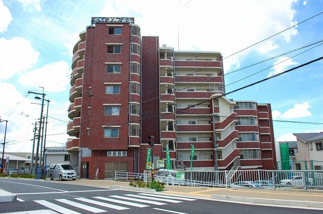 奈良市大森西町のマンションの建物外観