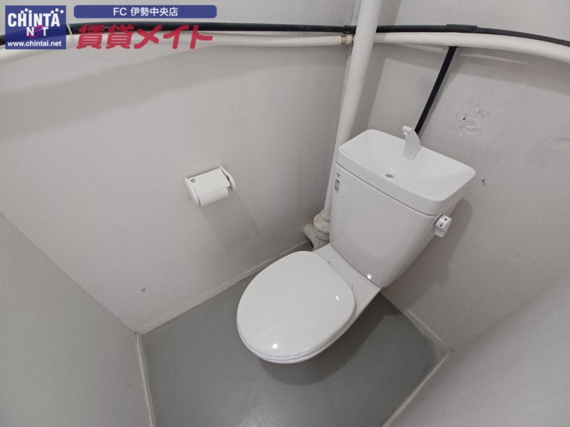 トイレ　同物件別部屋の写真