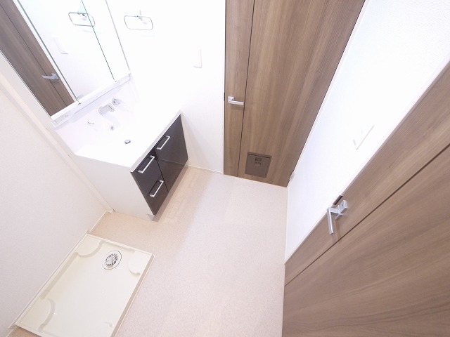 洗面設備　脱衣スペースもあります