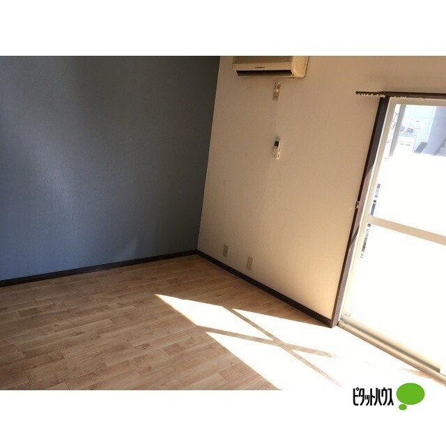 居室・リビング　１０３