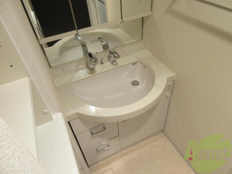 洗面設備　朝の身支度に便利です