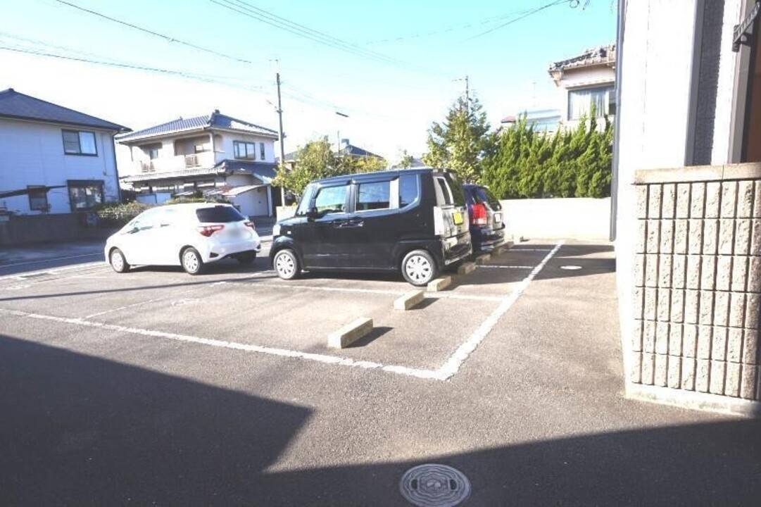 駐車場　駐車場