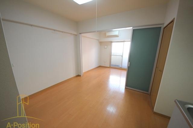 居室・リビング　ONE ROOF FLAT FUKUSHIMA