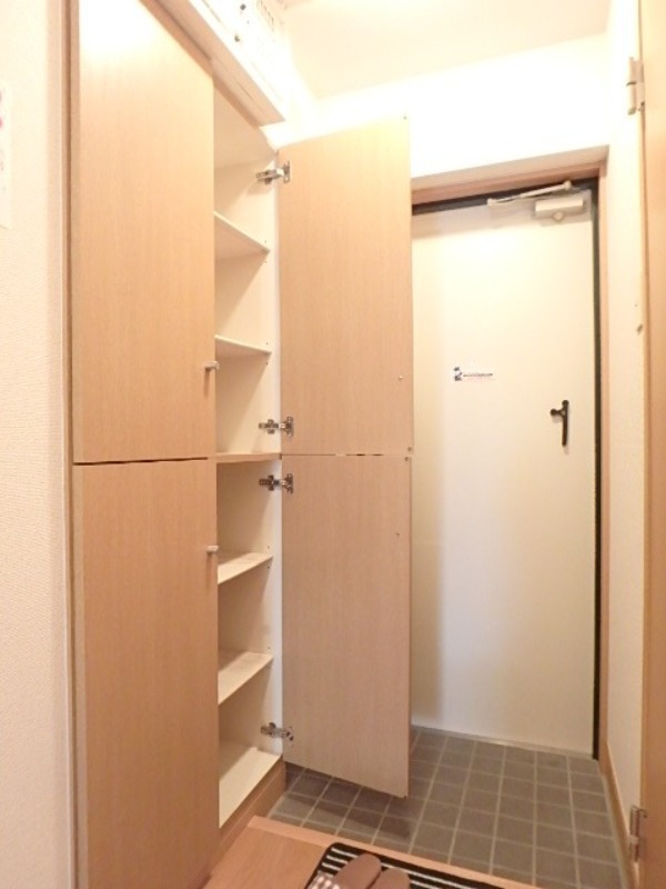 玄関　図面と現状に相違がある場合には現状を優先