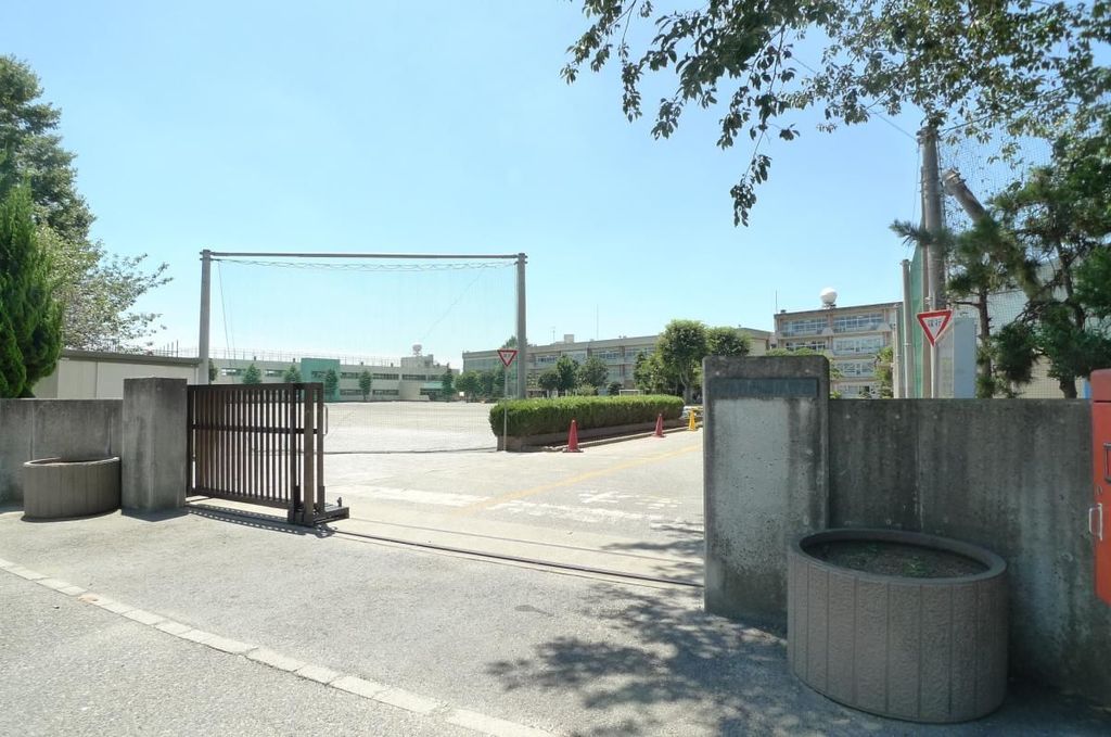 小学校　柏市立西原小学校（小学校）まで670m